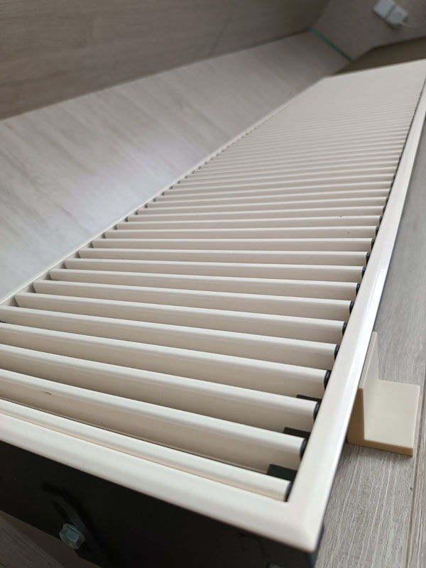 Carrera-reshetka-HT-9001-2.jpg Решітка НТ 230/1000 Carrera Сатин