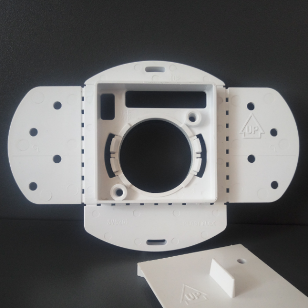 Внутрішня панель розетки універсальна