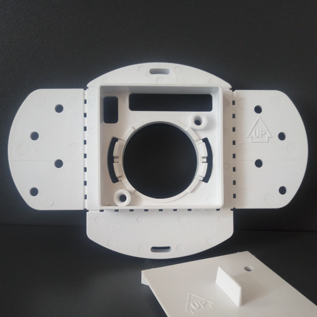 Внутрішня панель розетки універсальна