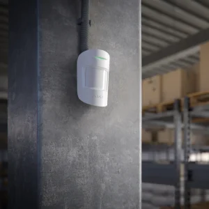 Дротовий кімнатний датчик руху з додатковим мікрохвильовим сенсором Ajax MotionProtect Plus Fibra White