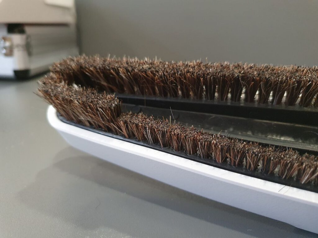 Щітка універсальна 30 см Globovac